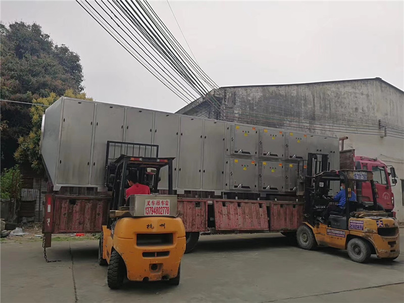 UV+活性炭一體機(jī)裝車發(fā)貨