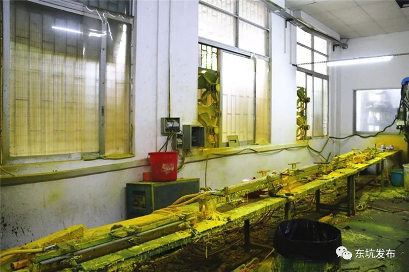 聚氨酯發(fā)泡線廢氣污染直排 聚氨酯發(fā)泡線廢氣污染直排