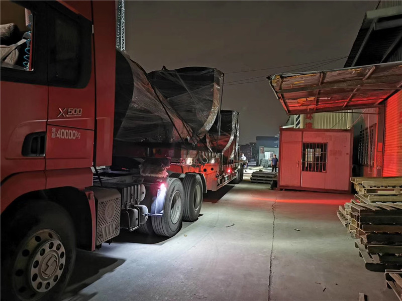 最后一車(chē)裝大型風(fēng)機(jī)